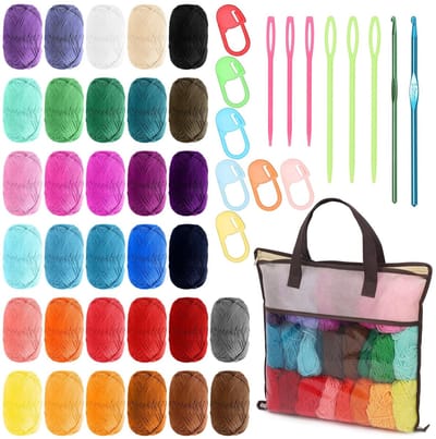 Dailygoods - Swpeet 51 stuks haakgarenset, inclusief 32 stuks veelkleurige acryl garenstrengen, 10 stuks steekmarkeringen, 6 stuks plastic breinaald, 2 stuks haaknaalden en 1 stuk tas voor haken en breien