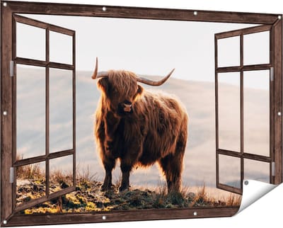 Gards Tuinposter Doorkijk Schotse Hooglander in de Heuvels van Schotland - 150x100 cm - Tuindoek - Tuindecoratie - Wanddecoratie buiten - Tuinschilderij