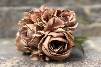 Boeket oudroze rozen en hortensia's Buitengewoon de Boet