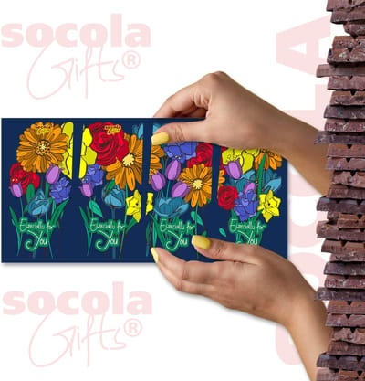 SoCoLa Fairtrade Chocolade tabletten Bloemen Flowers - Speciaal voor Jou - Giftbox - Persoonlijk Cadeau - Chocoladekado - Chocolade geschenk - Voor Hem en Haar - (2x Melk 2x Puur Chocolade Repen) 400 Gram