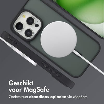imoshion Hoesje - Geschikt voor iPhone 15 Pro - Color Guard Backcover geschikt voor MagSafe - Zwart