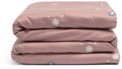 Yumeko kinderdekbedovertrek katoensatijn poederroze starry flower 100x135 - Bio, eco & fairtrade