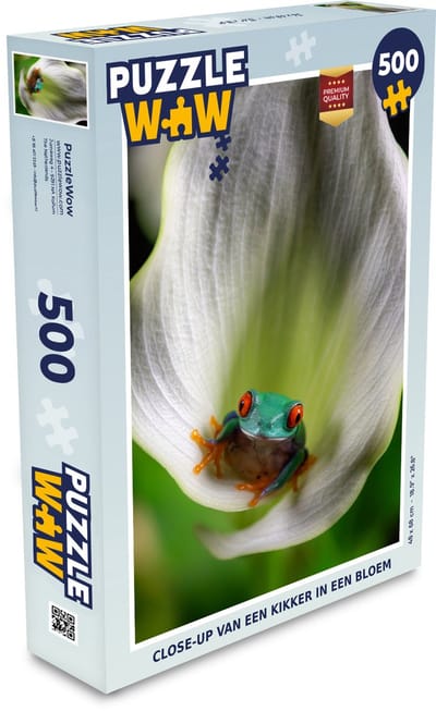 Puzzel Close-up van een kikker in een bloem - Legpuzzel - Puzzel 500 stukjes