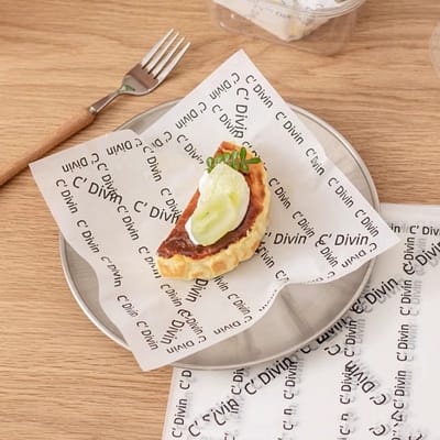 100 stuks vetvrij papier voor voedsel, mandvoeringen, picknickpapier, vetwerend inpakpapier voor delicatessen, barbecuepapier, witte achtergrond met Franse tekst - 18*18 cm