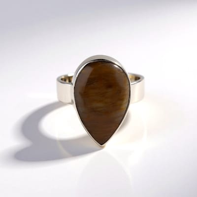 Cavill - 6 ct Indonesisch Versteend Hout Ring - 925 Sterling Zilver - Platina Geplateerd - Peervormig Cabochon - Elegant Design