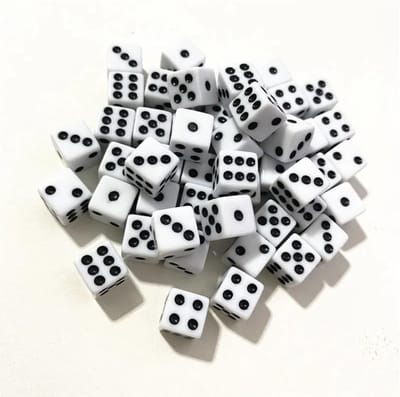 Dailygoods- Dobbelstenen Set - 4 Stuks - 10 x 10 x 10 mm - Acryl - Hoekige Hoeken - Geschikt voor Kinderen vanaf 14 Jaar - Backgammon Dobbelstenen