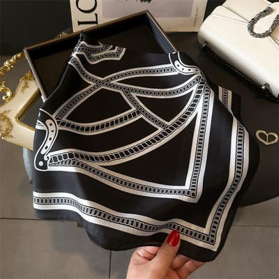 Imitatie Zijden Sjaal Voor Dames Lente/Zomer Kettingprint Vierkante Sjaal Decoratie Bandanna Necksjaal Luxe Hoofdband Hijab gray