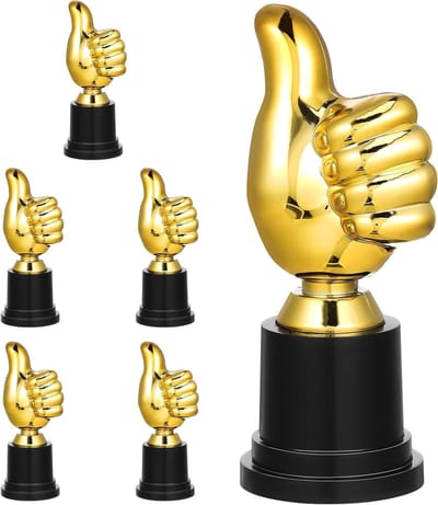 Gouden Trofee Bekers - Mini Prijzen - Wedstrijd Beloning - Duurzaam Kunststof Materiaal - 13 cm Hoog - Goud