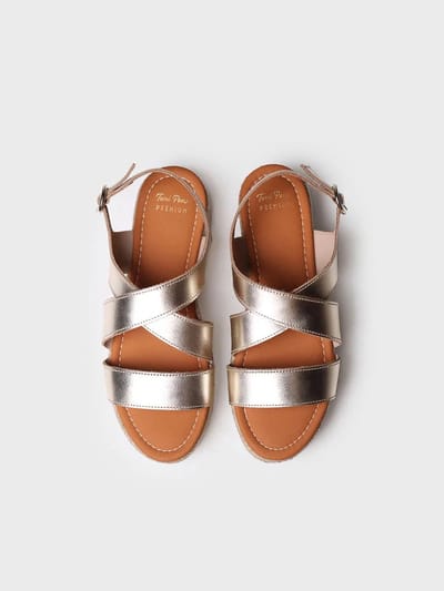 Sandalen met bandjes en plateauzool | ELISENDA