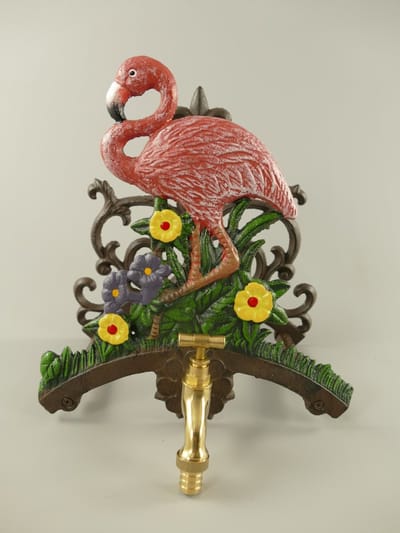 Maddeco - gietijzeren tuinslanghouder voorzien van kraantje - flamingo