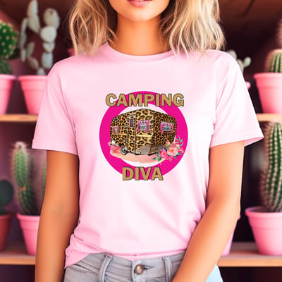 Roze dames T-shirt maat S Valt klein- Camping Diva- verjaardag cadeau- Camping-kamperen- Caravan,