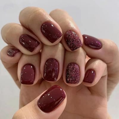 24 Pcs Korte Angular Valse Nagels in Wijnrood - Glanzende Acrylnagels, Ballerina Press-On, Volledige Dekking voor Vrouwen en Meisjes