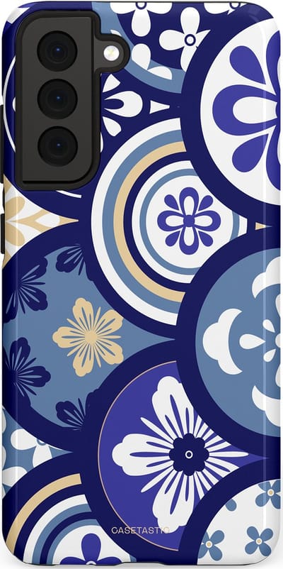 Casetastic Hoesje Geschikt voor Samsung S21 FE - Stijlvolle Beschermende Duo-layer Case - Blauwe bloemen Talavera Maiolica Patroon