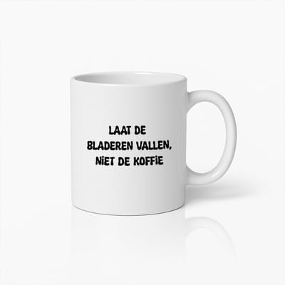 Grappige Koffiemok | Laat de Bladeren Vallen Niet de Koffie | Keramische Thee- & Koffiebeker 330ml | Herfstcadeau voor Koffieliefhebbers
