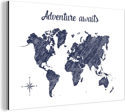 Wanddecoratie Metaal - Aluminium Schilderij Industrieel - Wereldkaart - Blauw - Quote - 120x80 cm - Dibond - Foto op aluminium - Industriële muurdecoratie - Voor de woonkamer/slaapkamer