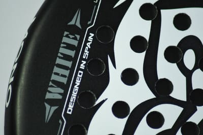 Mono Fuerte White Padel Racket – Beginners Padel Racket met Grote Sweet Spot – Rond – Soft EVA Kern – 340-370g-Belgisch merk