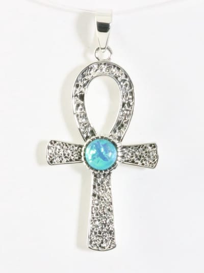Bewerkte zilveren ankh hanger met blauwe opaal