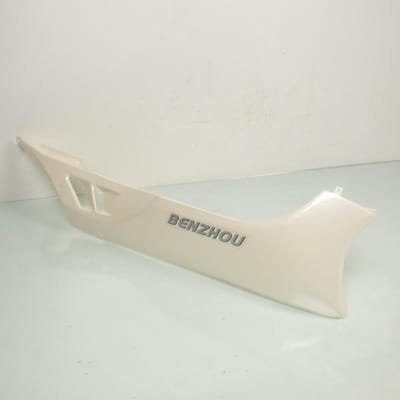 Sabot bas de caisse droit origine pour Scooter Chinois 125 YY125T-12 TM00-070100005 blanc Neuf