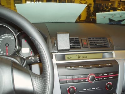Brodit center mount v. Mazda 3 04-