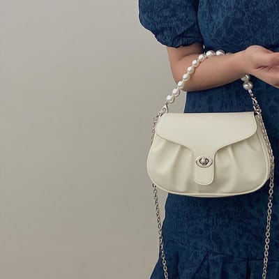 Parelkettingtas voor Dames Niche Design Geplooide Zoete Handtas Crossbody Tas Celebrity Diner Clutch beige
