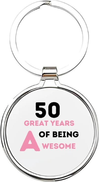 Akyol - 50 great years of being awesome Sleutelhanger - 49+1 - jarigen - jarig - jarige - 50 jaar - verjaardagscadeau - cadeau voor een jarige - feest - cadeau - cadeautje - verjaardagscadeautje - 4 x 7,5 CM