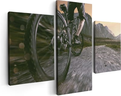 Artaza Canvas Schilderij Drieluik Moutainbike Fietser in de Bergen - 90x60 - Foto Op Canvas - Canvas Print
