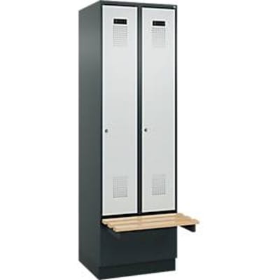 C+P Evolo Plus garderobekast, 2 vakken van elk 300 mm breed, sokkel, zwevende bank, B 600 x D 815 x H 1950 mm, cilinder, antracietgrijs/lichtgrijs