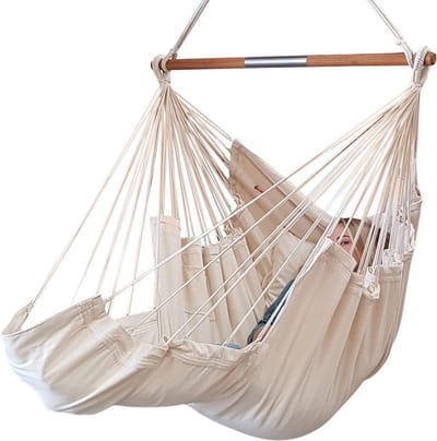 Hangstoel Lounger ecru gemaakt van 2 lagen stof met dikke kussens, hoog draagvermogen en opbergzakjes