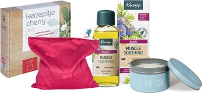 Kneipp Cadeauset Bad, Kaars & Kersepitje Warmtekussen - Kneipp Bad Olie Muscle Soothing - Kersepittje Warmtekussen - My Flame Kaars Blikje Feel the Love