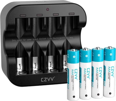 Universele Batterijlader met 4 Slots voor AA en AAA Batterijen Inclusief 4 Oplaadbare AAA Batterijen