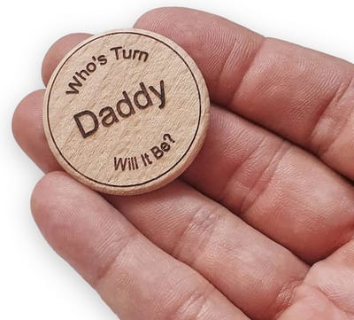 Houten mama/papa beslissingsmunt