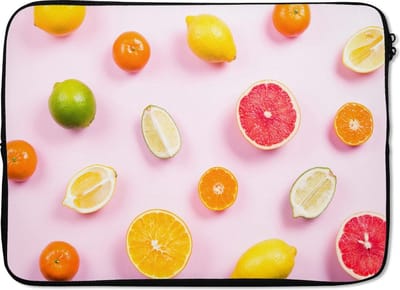Laptophoes 13 inch - Citroen - Limoen - Citrus - Laptop sleeve - Binnenmaat 32x22,5 cm - Zwarte achterkant