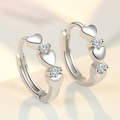 Boucles d'oreilles créoles pour femmes, polyvalentes, discrètes, accessoires quotidiens pour filles, bijoux d'amour, cadeau de Saint-Valentin blanc