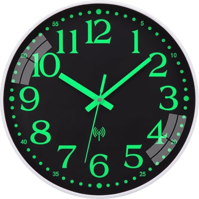 Wandklok 30 cm Met Radio en Nachtlampje - Geruisloos en Eenvoudig Af Te Lezen voor Thuis