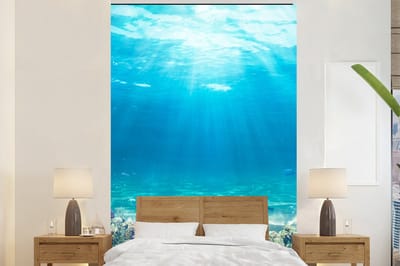 Behang - Fotobehang Onderwaterwereld - Zeedieren - Water - Zee - Koraal - Blauw - Breedte 200 cm x hoogte 300 cm