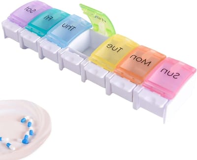 Pillendoos voor 7 dagen, BPA-vrij en met veermechanisme, ideaal voor vitamines, voedingssupplementen en medicijnen voor onderweg