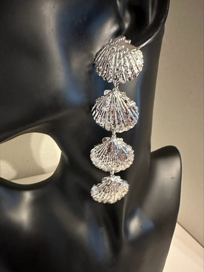 Fashion schelp oorhangers | | Make up | Parfum | Moederdag | Verjaardagscadeau| Cadeautje| Valentijnsdag| Kado | sieraden | vaderdag | oorbellen | oorsieraden