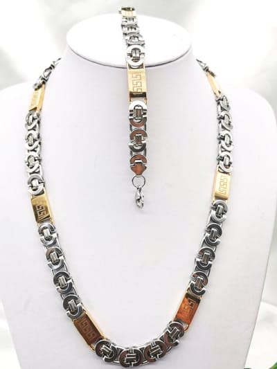 RVS SET Bicolor zilverkleurig platte koningsschakel met goudkleurig Grieks design ketting L 60 cm met armband 24 cm.