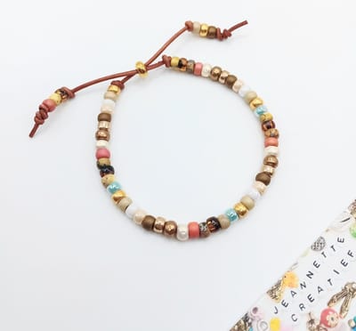 Jeannette-Creatief® - Beach - Baroque Miyuki Leren Armband Schuifknoop - Zomer Sieraden - Strand Sieraden - Dames Armband - Mocha Mousse - Armband met Kralen - Kralen Armband - Armband - Ibiza Style - Handmade - Unieke Armband - Natural Look
