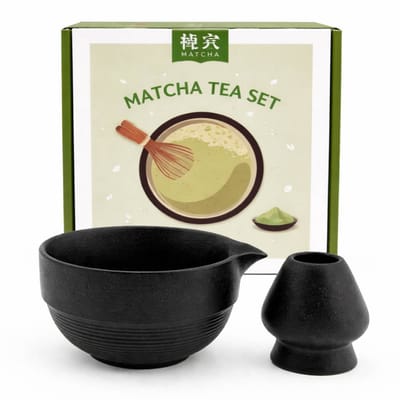 Matcha set in giftbox 2-delig– zwart – keramische matcha kom met schenktuit & houder voor bamboe klopper – Japans matcha ritueel – stijlvol thee cadeau