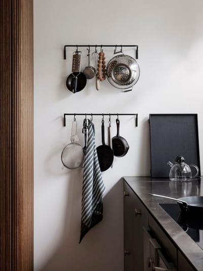 Ferm Living - Kitchen rek met haken - messing zwart