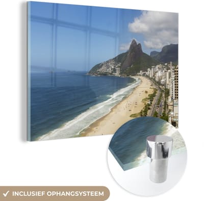 ® Glasschilderij 180x120 cm - Schilderij acrylglas - Ipanema-strand in het Braziliaanse Rio De Janeiro tijdens een zonnige dag - Foto op glas - Muurdecoratie woonkamer - Wanddecoratie slaapkamer - Schilderijen