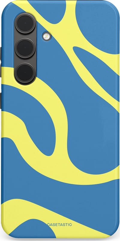 Casetastic hoesje geschikt voor Samsung Galaxy S24 - Dubbellaagse bescherming - Blauwe Gele Zee Stranden - Fashion Case - Lavendel Goud Lichtblauw