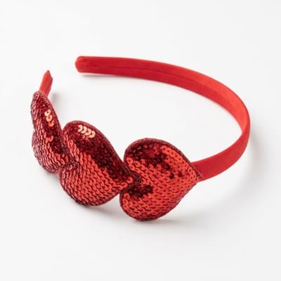 Rode glinsterende haarband met pailletten harten – meisjes diadeem – feestelijk haaraccessoire met 3 hartvormige versieringen