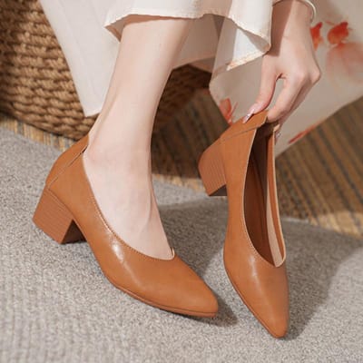 Trendy Follow-up Schoenen Nieuwe Veelzijdige Zacht Leer Puntige Ondiepe Mond Luxe Middenhiel Veelzijdige Hoge Hakken Damesschoenen 39 bruin