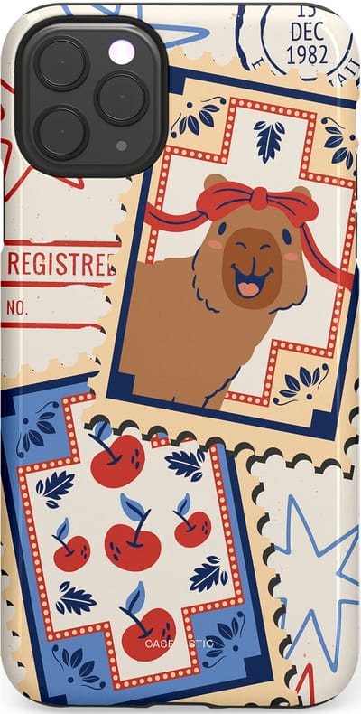 Casetastic hoesje geschikt voor Apple iPhone 11 Pro Max - Dubbellaagse bescherming - Kerst Capibara Post van de Noordpool - Fashion Case - Lichtgrijs Zand Terracotta
