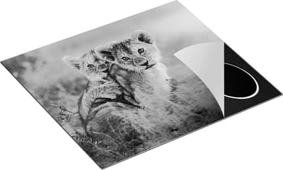 Chefcare Inductie Beschermer Twee Leeuwen Welpen in het Wild - Zwart Wit - 60x50 cm - Afdekplaat Inductie - Kookplaat Beschermer - Inductie Mat