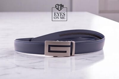 Blauwe lederen riem zonder gaatjes met automatische gesp voor heren ( model L061 )
