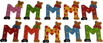 Houten letter M - naamletter Beer 10 cm