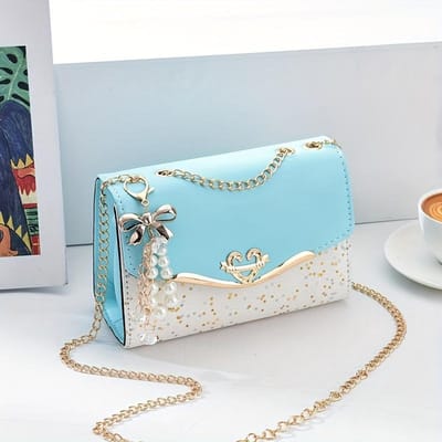 Sac bandoulière beige avec breloque - Sac à rabat style urbain Léger et portable, Idéal pour le shopping bleu
